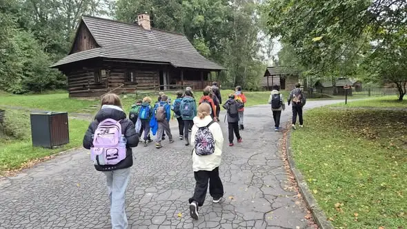 Uczniowie z Bytomia odkrywali wiejskie życie w chorzowskim skansenie