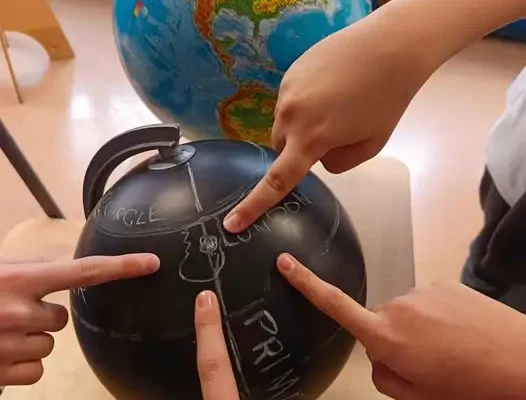 Uczniowie klasy 6a zgłębiali tajniki geografii po angielsku