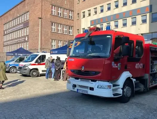 Bytom: strażacy ochotnicy uczyli mieszkańców, jak reagować w zagrożeniu