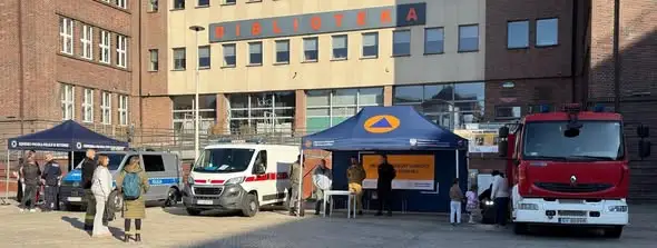 Bytom: strażacy i policja uczyli mieszkańców, jak reagować w kryzysie