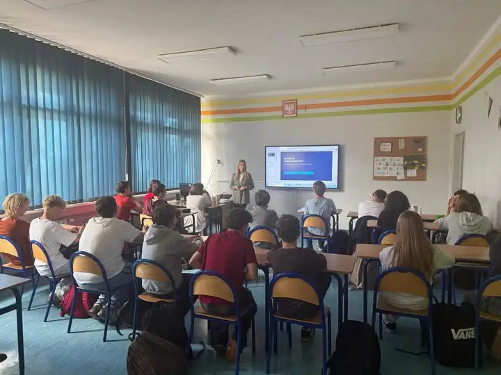 Doradca zawodowy z OHP spotkał się z ósmoklasistami